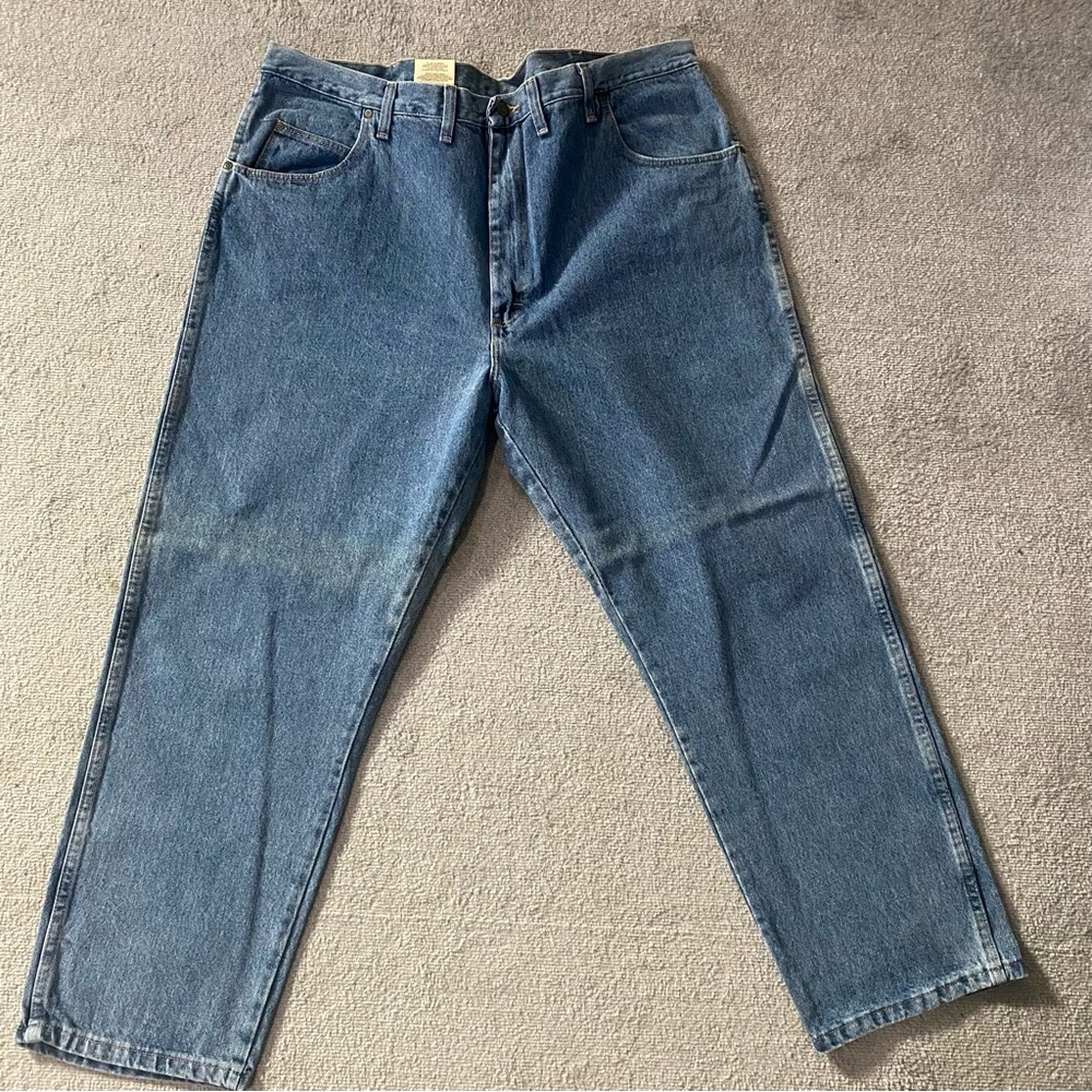 Wrangler mens 44 x 30 relaxed fit jeans